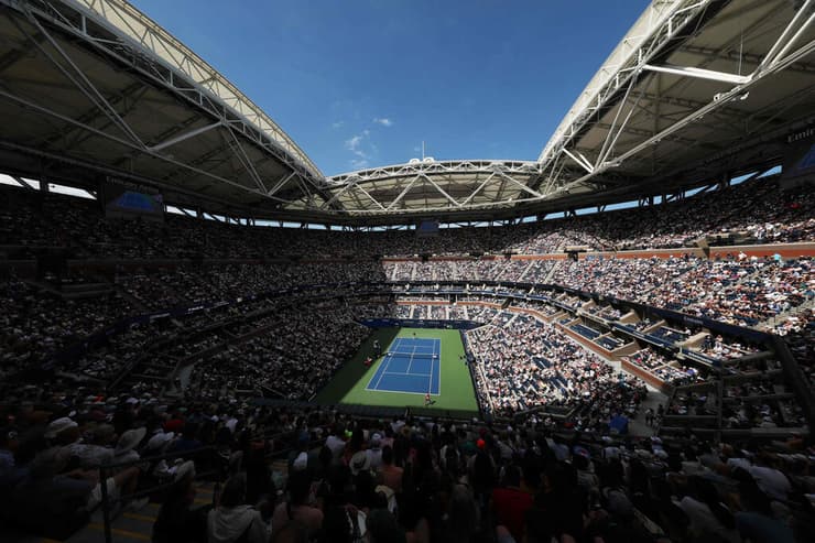 אצטדיון ארתור אש מלא מפה לפה במשחק בין אלקראס ללהצ'קה (צילום: CLIVE BRUNSKILL / GETTY IMAGES NORTH AMERICA / AFP) אלקראס