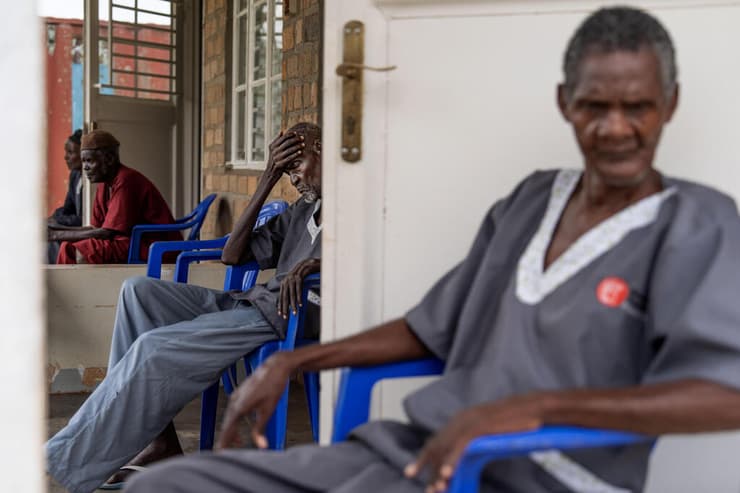 אפריקה זקנים אוגנדה