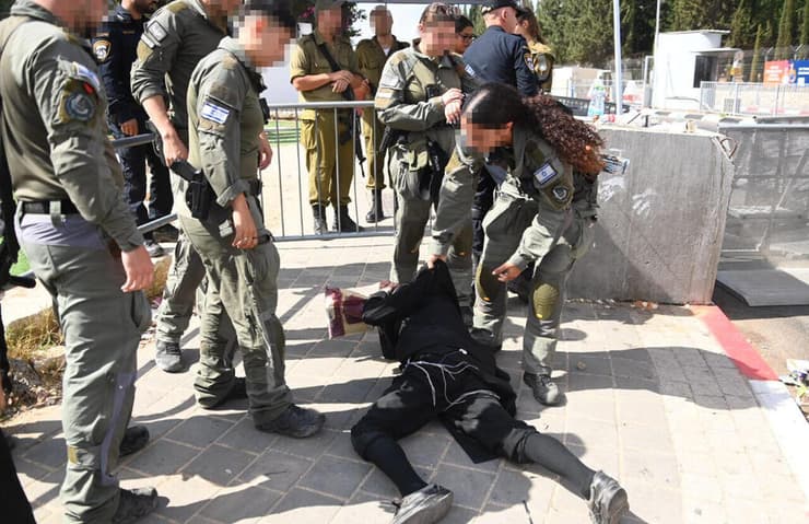 חרדים מפגינים מול לשכת הגיוס, תל השומר