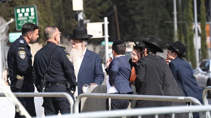 הפגנת חרדים מול לשכת הגיוס, תל השומר