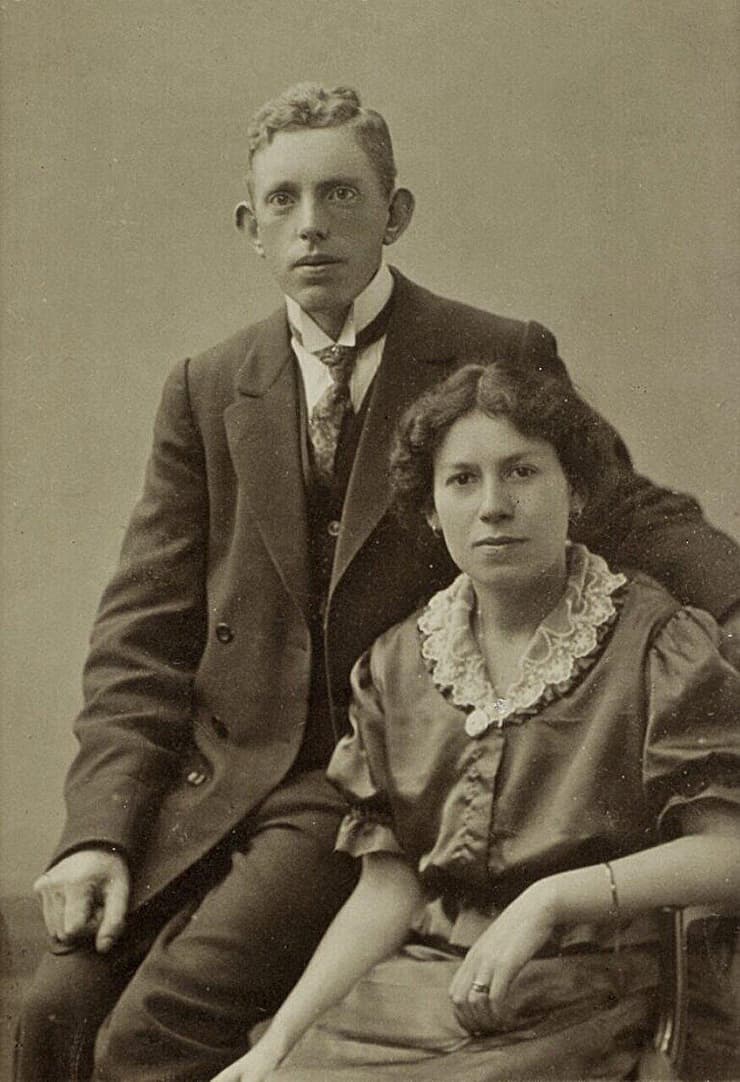 שמעון ומלכה מאהלר, בתמונה משותפת משנת 1917 (בערך)