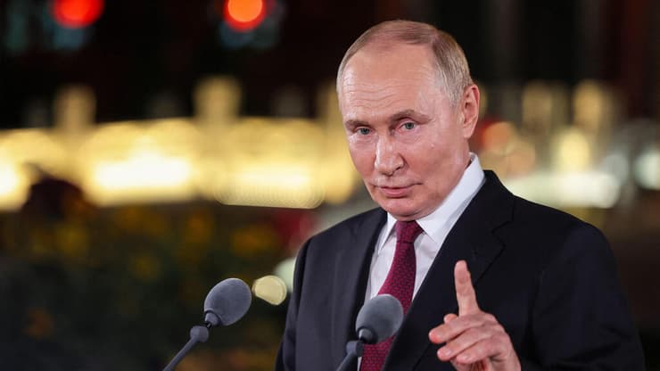 נשיא רוסיה פוטין במסיבת עיתונאים בתום ביקור ב בייג'ינג סין