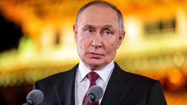 נשיא רוסיה פוטין במסיבת עיתונאים בתום ביקור ב בייג'ינג סין