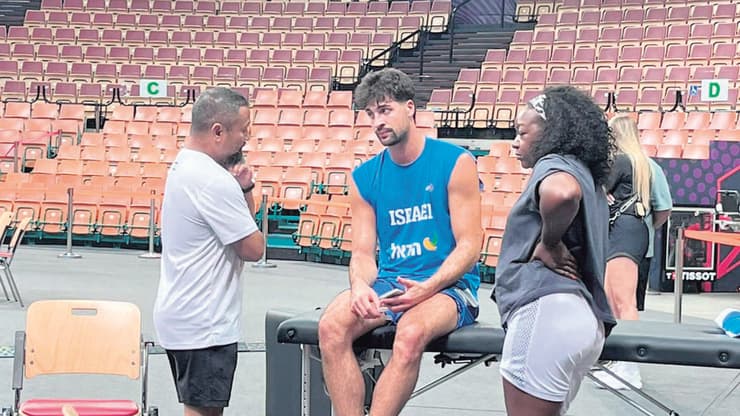 דני אבדיה והצוות