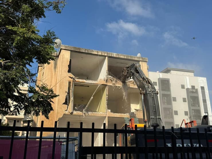 הריסה ברחוב פינסקר בפתח תקווה. התחדשות עירונית של קטה גרופ