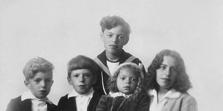 סליק, סלומון, אברהם, מינה ושרה מאהלר, שגדלו בטרונדהיים, לפני מלחמת העולם השנייה. שלושה מחמשת ילדיהם של שמעון ומלכה מאהלר נספו, וכך גם הוריהם