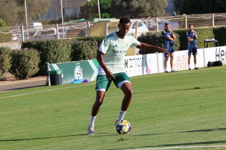 שחקן מכבי חיפה זוהר זסנו