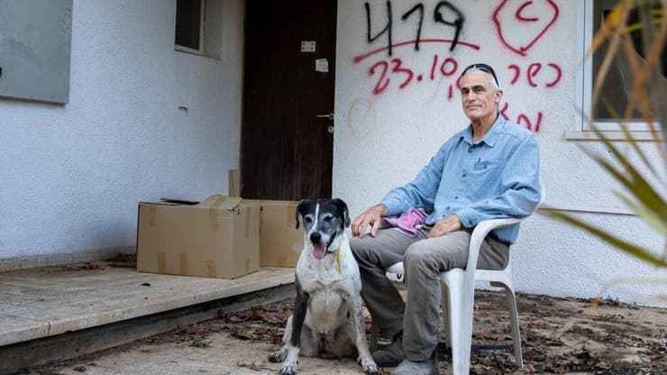 רון בהט, בין החוזרים הראשונים לקיבוץ ניר עוז