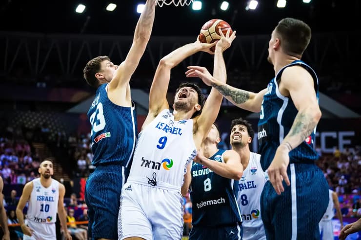 ההופעה הכי פחות טובה של הנבחרת באליפות. סורקין (צילום: FIBA) סורקין