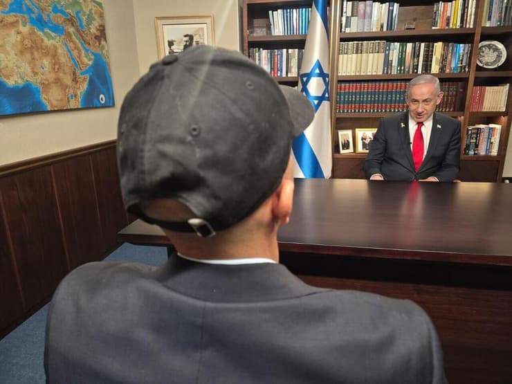 בנימין נתניהו מתראיין 