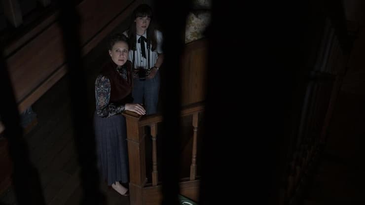 היזהרו מרהיטי-מראה. מתוך "לזמן את הרוע: הפרק האחרון" (צילום: באדיבות טוליפ אנטרטיינמנט) מתוך "לזמן את הרוע: הפרק האחרון"