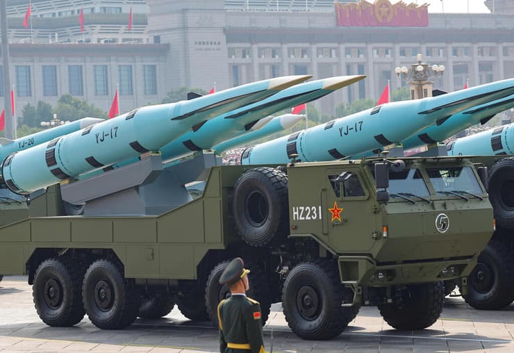 טילים היפרסוניים שהוצגו במצעד צבאי ב סין