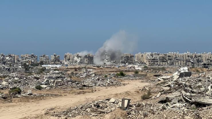 רון קריסי הצטרף לכוחות שיריון לפעילות גדוד 53 בחאן יונס ובציר מגן עוז , היערכות לתמרון בעיר עזה