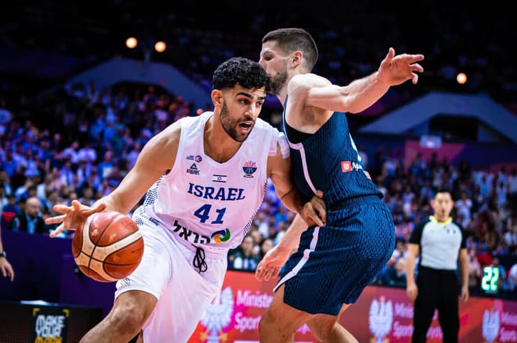 שחקן נבחרת ישראל תומר גינת