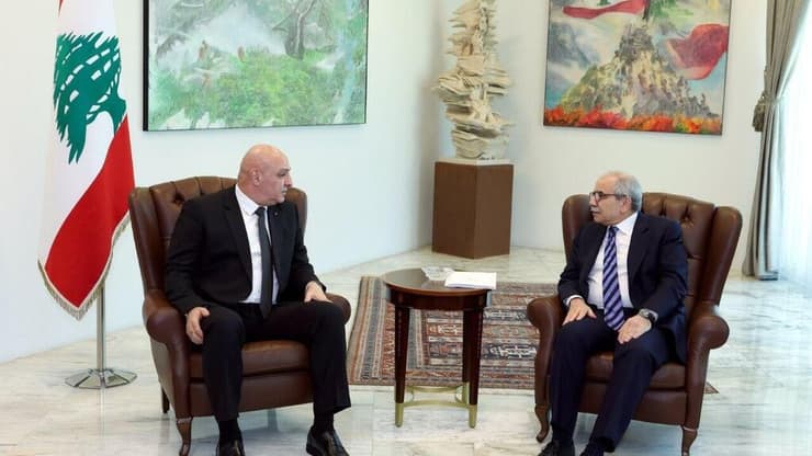"הגיע הזמן שלבנון תזכה למנוחה". הנשיא ג'וזף עאון ורה"מ נואף סלאם פגישה בין נשיא לבנון ג'וזף עאון לראש הממשלה נואף סלאם