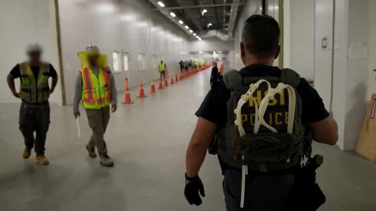 מפעל של חברת יונדאי ב ג'ורג'יה ארה"ב שעליו פשטו סוכני הגירה 