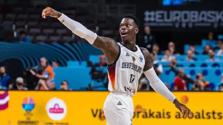 הגרמנים התעוררו ברבע האחרון. שרודר (צילום: FIBA) שרודר