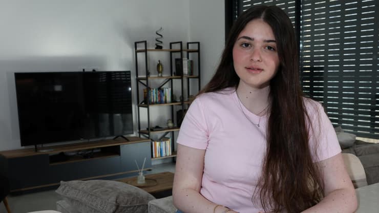 שני שעיו טופלה בעקבות סרטן מסוג יואינג סרקומה (צילום: שאול גולן) שני שעיו טופלה בעקבות סרטן מסוג יואינג סרקומה