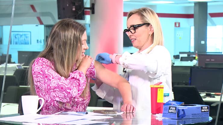 אלכסנדרה לוקש קיבלה חיסון נגד שפעת בשידור חי