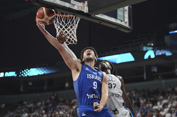 מהשחקנים הבולטים של ישראל באליפות. סורקין (צילום: AP Photo/Sergei Grits) סורקין