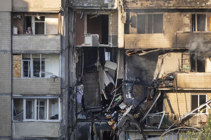 אוקראינה קייב זירת פגיעה ב מתקפה של רוסיה