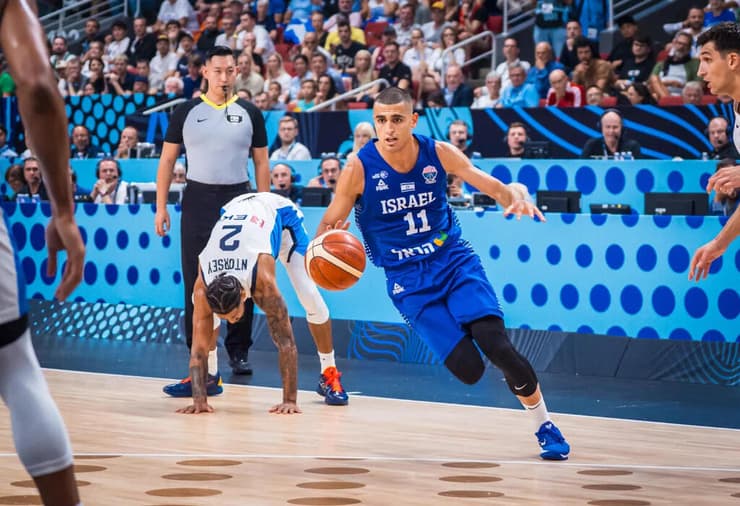 ישראל נשארה קרובה כל המשחק, אך לא הצליחה להשלים קאמבק. ים מדר (צילום: אתר פיב"א) שחקן נבחרת ישראל ים מדר