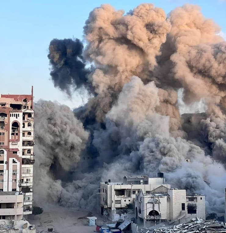 תקיפת בניין אל-רואיא במערב העיר עזה