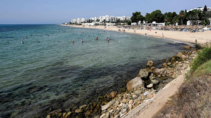 חוף הים בעיר הנופש חמאמת שבתוניסיה