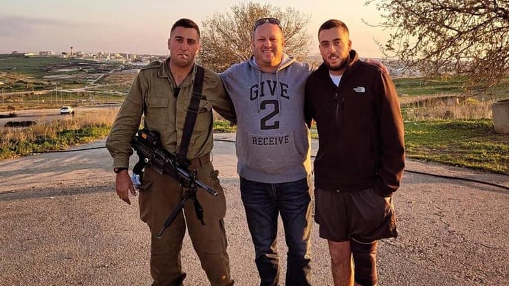 אורי ותמיר לוקר