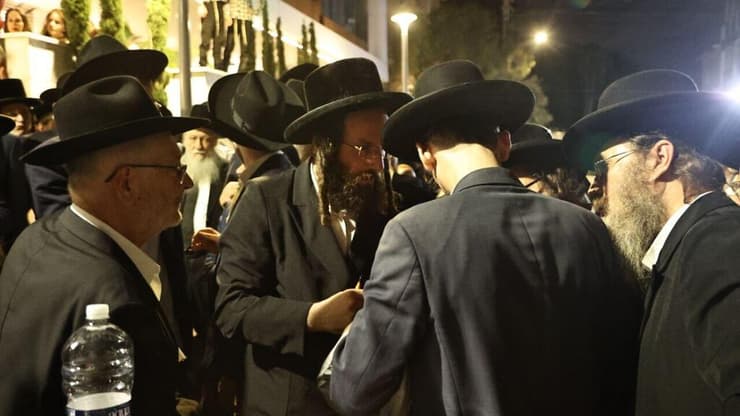 הלווייתו של  רבי אלטר ישראל הכהן מצנר בבני ברק