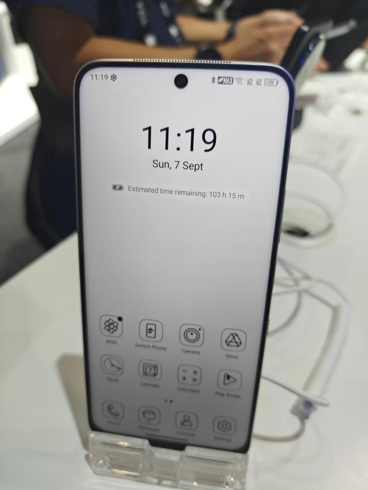 סמארטפון NxtPaper של TCL