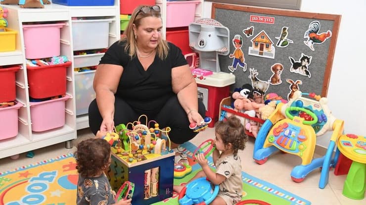 "דבר תלוי בדבר: ההורים נפגעים, אנחנו נפגעות, הילדים נפגעים". חגית דוד, מנהלת משפחתון (צילום: הרצל יוסף ) חגית דוד, המשבר במשפתחונים המפוקחים