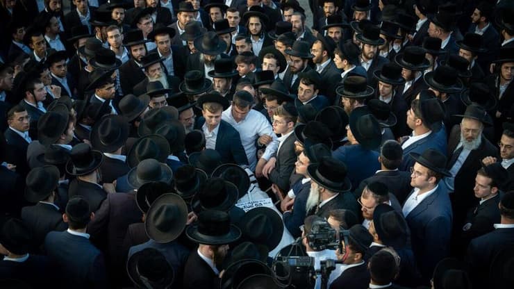 הלווייתו של לוי יצחק פש ז"ל שנרצח בפיגוע בירושלים