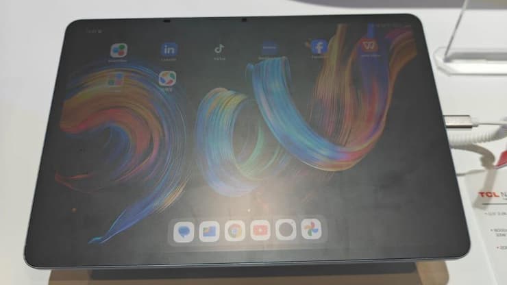 סמארטפון NxtPaper של TCL