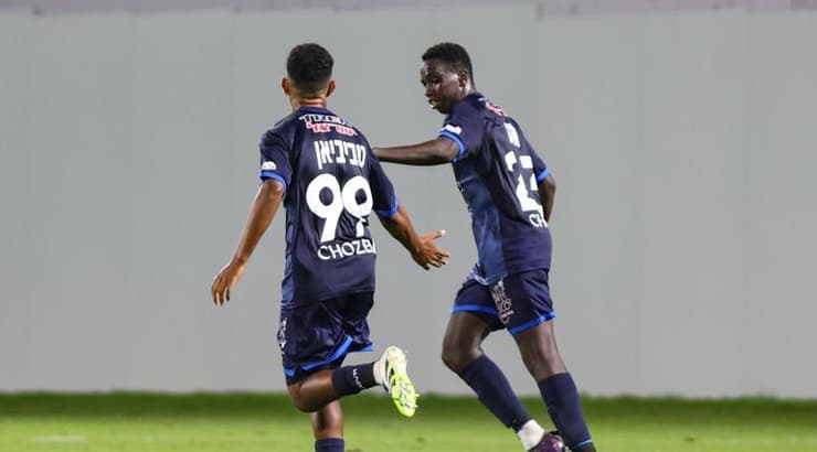 שחקני מכבי יפו חוגגגים