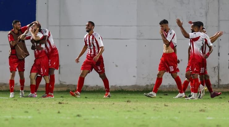 שחקני מ.ס כפר קאסם חוגגים