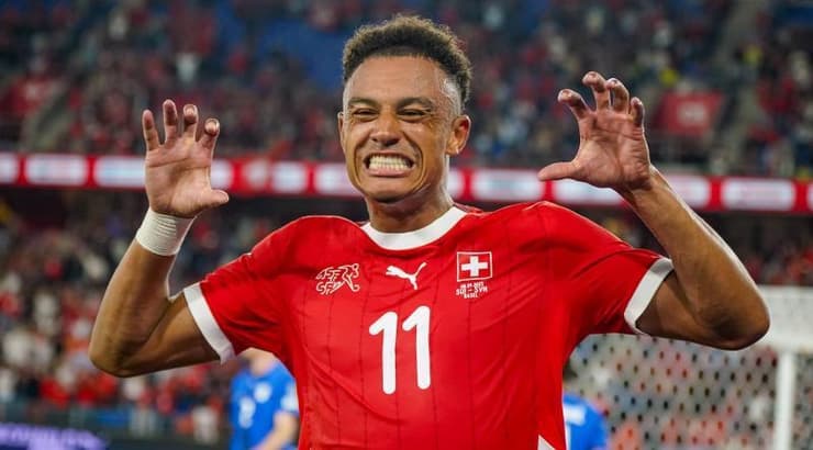 דן אנדוייה חוגג