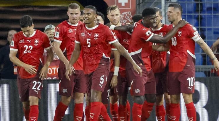 שחקני שווייץ חוגגים