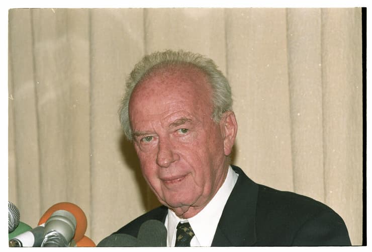 ראש ממשלת ישראל לשעבר, יצחק רבין ז"ל. לרגע לא שכח את המחירים הכבדים שהחיילים והחיילות משלמים (צילום: דוד רובינגר) יצחק רבין ז"ל