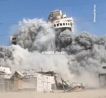 נפילת בניין א-רואיא בעיר עזה