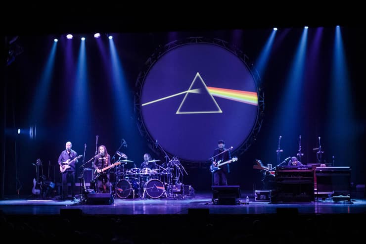 דארק סייד אוף דה מון