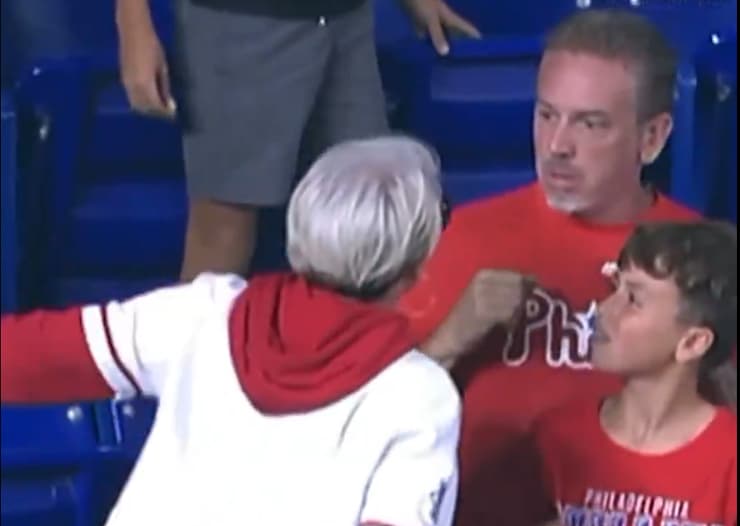 האירוע הביזארי ביציע הבייסבול