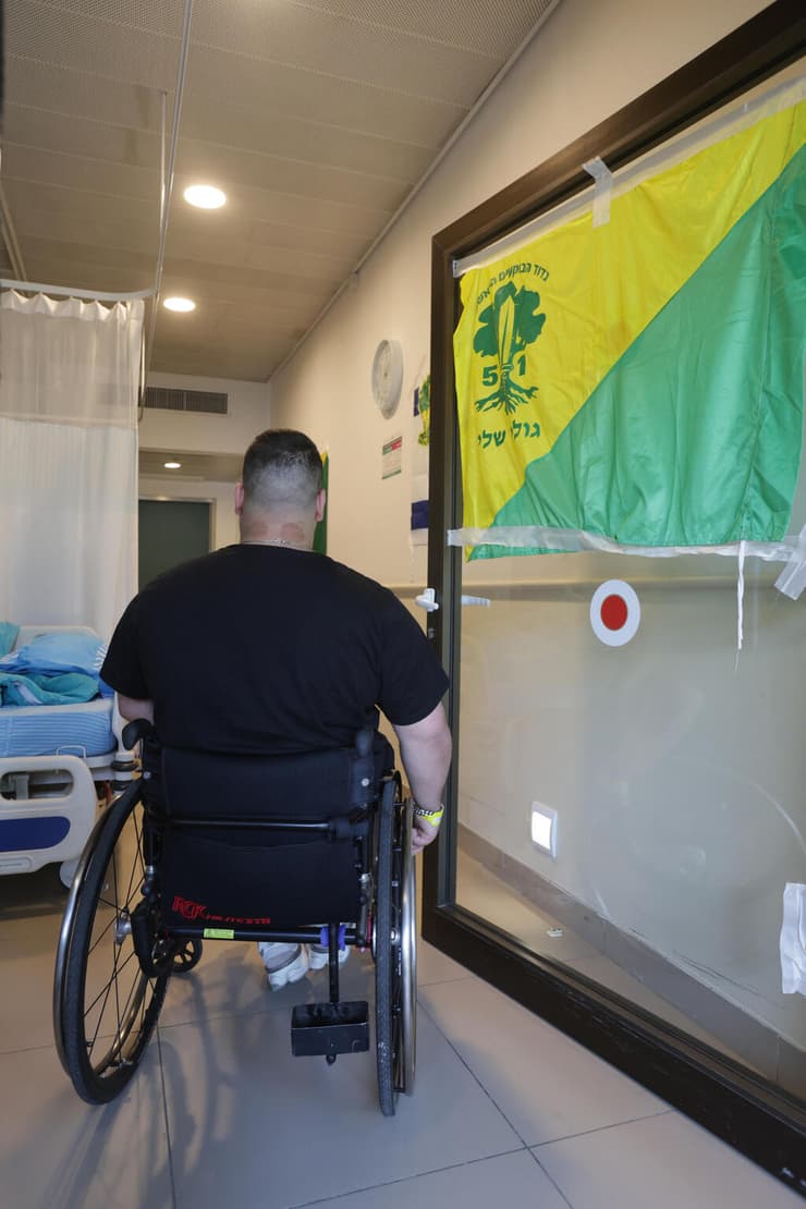 "מתפלל שאוכל לקנות דירה והחיים שלי יהיו קלים יותר, עם כל המצב הנוכחי כשאני עוד באשפוז. שאדע שכשאני יוצא מפה, אחרי שיקום שלי"