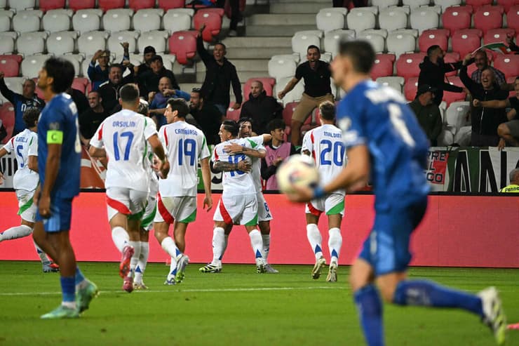 "לא נראה לי ששוב יהיו תשעה שערים". שחקני איטליה חוגגים מול ישראל בספטמבר (צילום: REUTERS/Bernadett Szabo) שחקני איטליה חוגגים