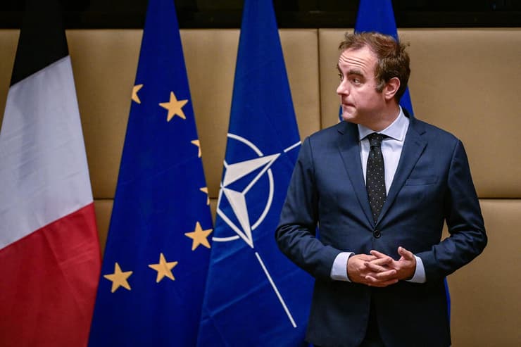 ראש ממשלה חדש של צרפת סבסטיאן לקורנו ארכיון