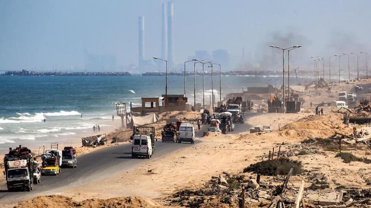 עזה פלסטינים פליטים עוזבים מצפון הרצועה דרומה
