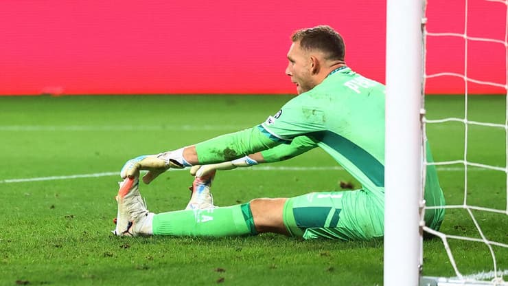 פרץ מאוכזב (צילום: REUTERS/Bernadett Szabo) פרץ מאוכזב