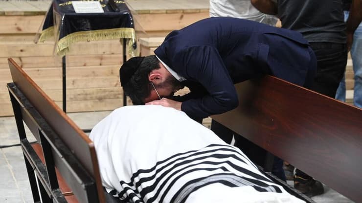 מסע ההלוויה של יעקב ז"ל בלוד (צילום: יאיר שגיא) מסע ההלוויה של יעקב פינטו ז"ל בלוד