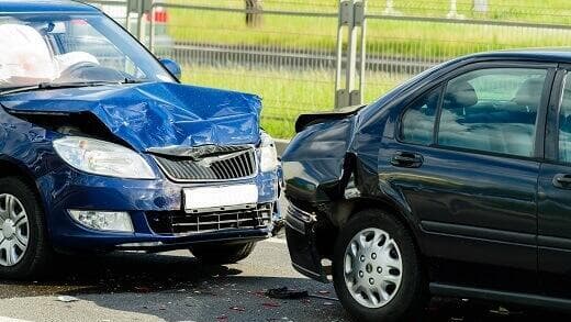 התנגשות מאחור. ביקורת קשה של השופט על חברת הביטוח 