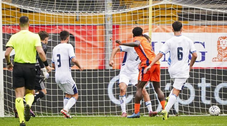 ארנסט פוקו כובש